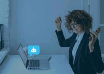 mulher utilizando chatbot na prática com a Hi Platform